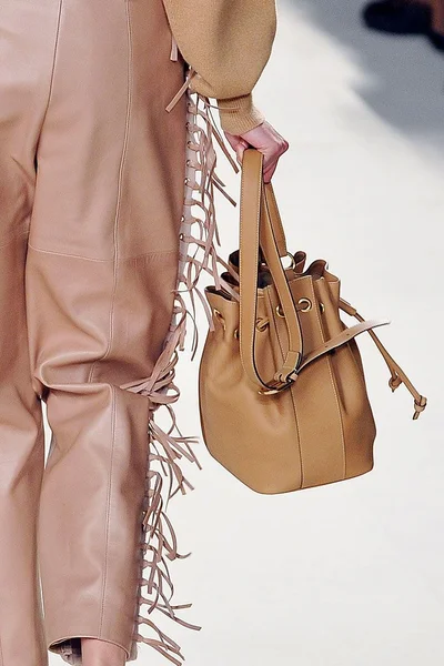 Look 27